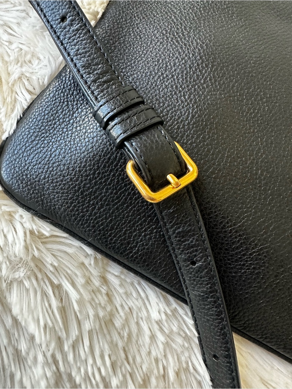 Marc by Marc Jacobs Black Pebbled Leather Crossbody Bag Gold Hardware Adjustable - Picture 6 of 14